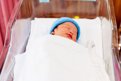 השעה בה רוב התינוקות נולדים: תחילת יום עבודה