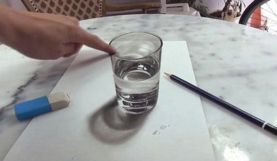 מדהים: אנשים שראו את הציור הזה הושיטו יד לכוס המים