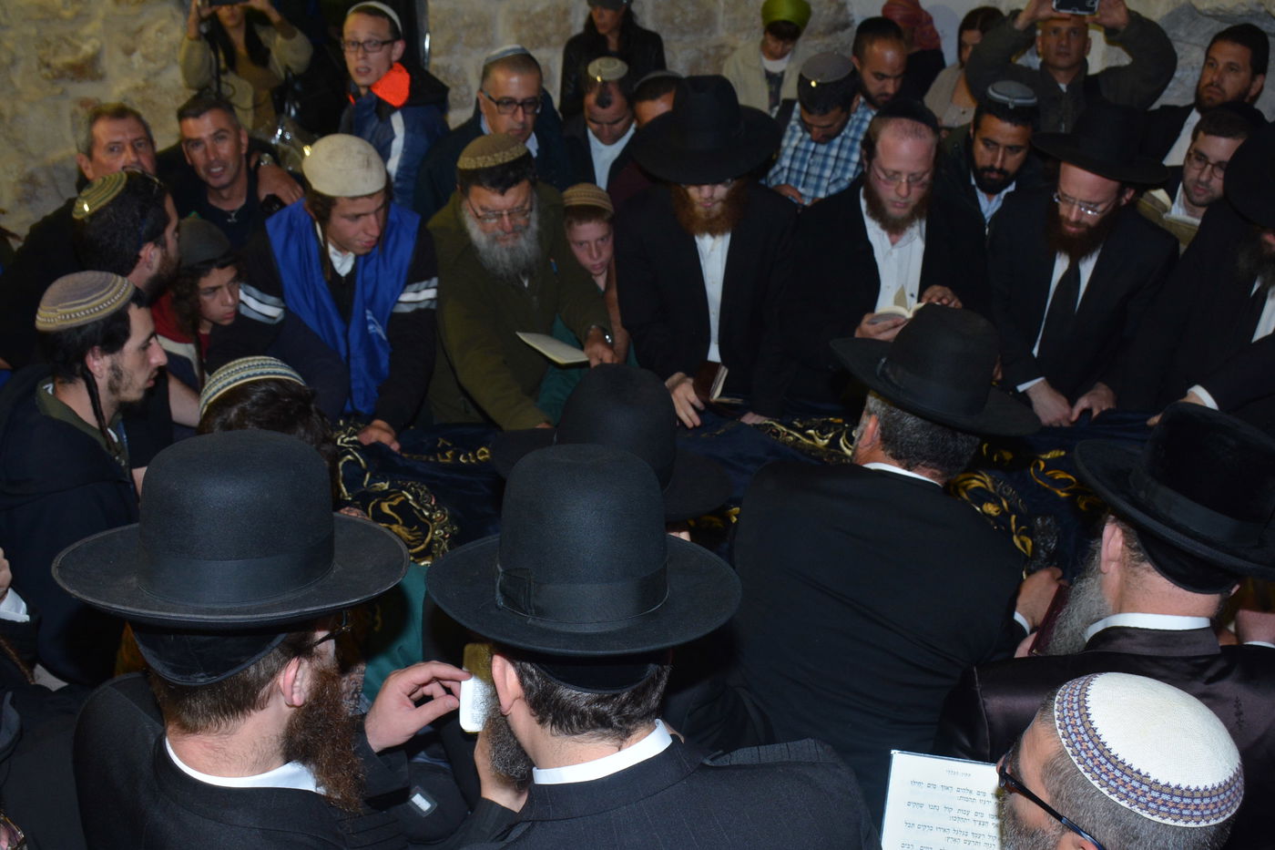 "יסוד שביסוד": אלפים בקבר יוסף הצדיק בשכם