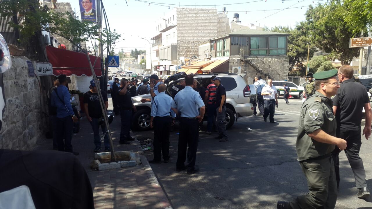 פיגוע דריסה: שני שוטרים נפצעו, המחבל נורה ונהרג