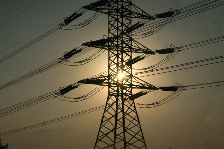 בגלל השרב: חברת החשמל לא תנתק חייבים