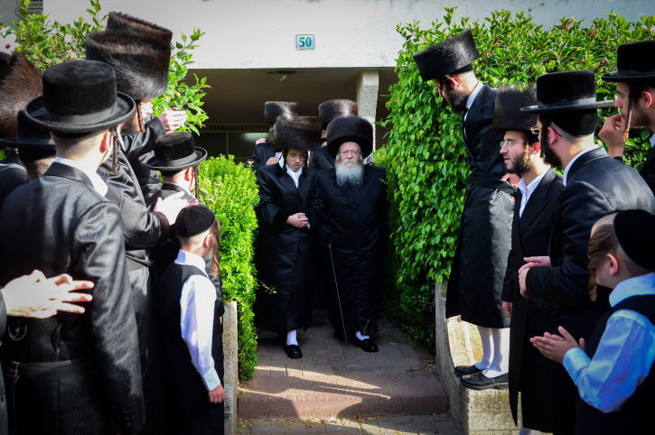 קרעטשניף: הנכד והנכדה התחתנו • גלריה