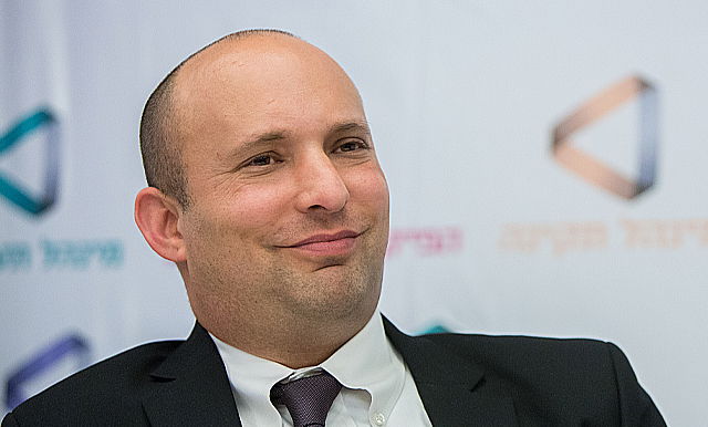 בנט נגד הרבנות הראשית: 'אסור שתהיה סתימת פיות'