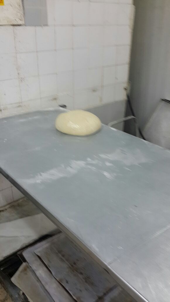 פקחי הרבנות גילו: מאפייה באשקלון הכשילה רבים