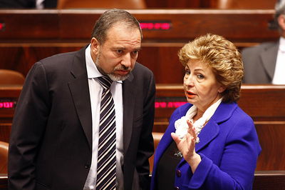 ח"כ סופה לנדבר מֵגֵנָה על אוכל החזיר בצבא ותוקפת את החרדים