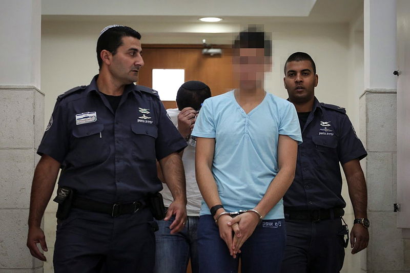 החשודים ברצח מובאים לבית המשפט