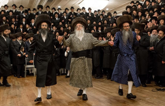 תיעוד: חתונת נכד האדמו"ר מצאנז קלויזנבורג