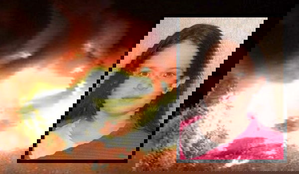 איילה שפירא לצד הרכב הבוער