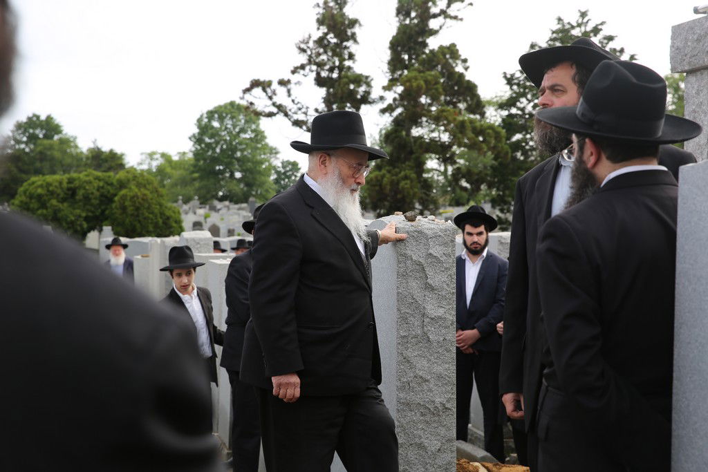 תיעוד: הלווית מזכיר הרבי מליובאוויטש