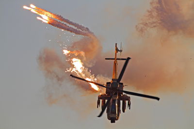 צה"ל תקף יעד טרור בעזה; יעלון הורה לסגור המעברים