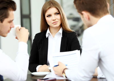 האישה החרדית משכילה ומרוויחה יותר. יש מקום לחשש?