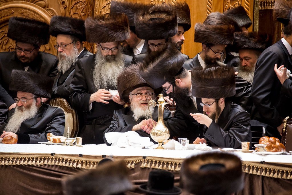 חתונת נכדת האדמו"רים מויז'ניץ וסקווירא • תיעוד ענק