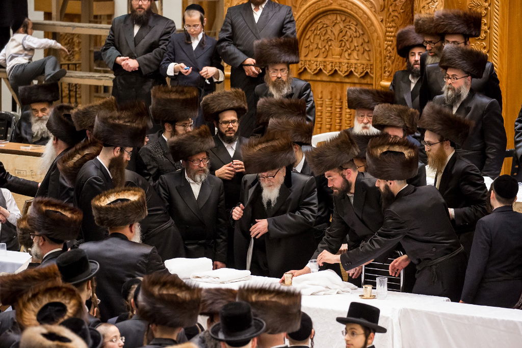 חתונת נכדת האדמו"רים מויז'ניץ וסקווירא • תיעוד ענק