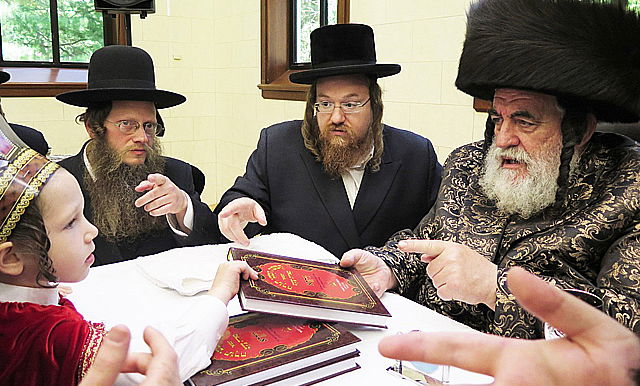 הרבי מויז'ניץ ב"חומש סעודה"