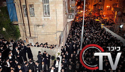 צפו בכיכר TV: פילוג בישיבה ביסודות, "דיבוק" הגיע לאלעד?