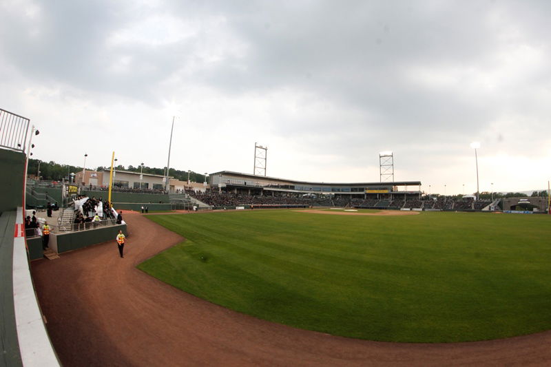 "ובחרת בחיים": האדמו"רים מויז'ניץ מונסי ומסקולען בכינוס משותף • גלריה