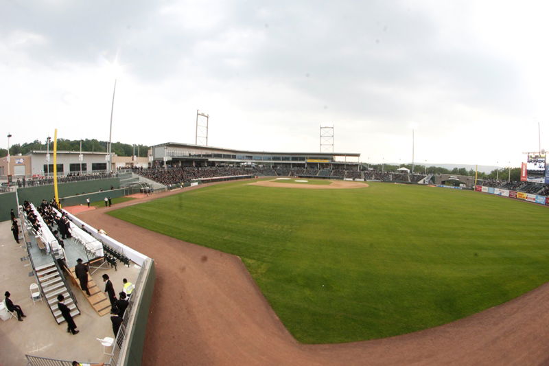 "ובחרת בחיים": האדמו"רים מויז'ניץ מונסי ומסקולען בכינוס משותף • גלריה