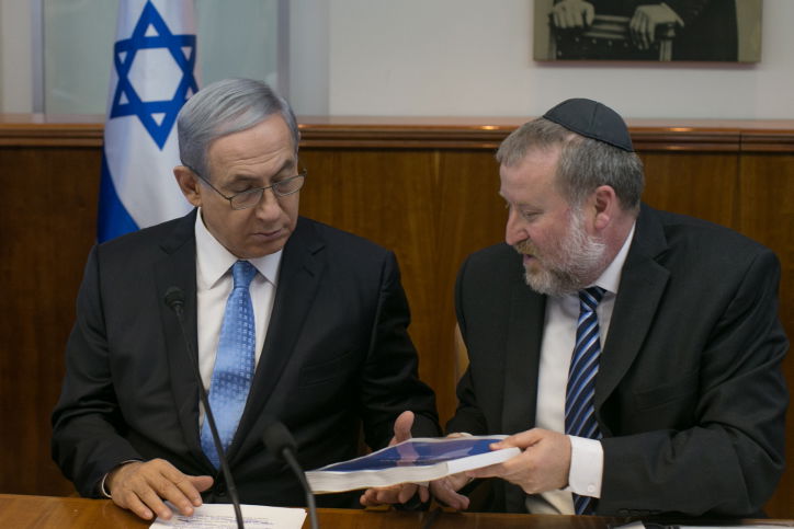 ישראל נערכת לדו"ח ועדת שאבאס