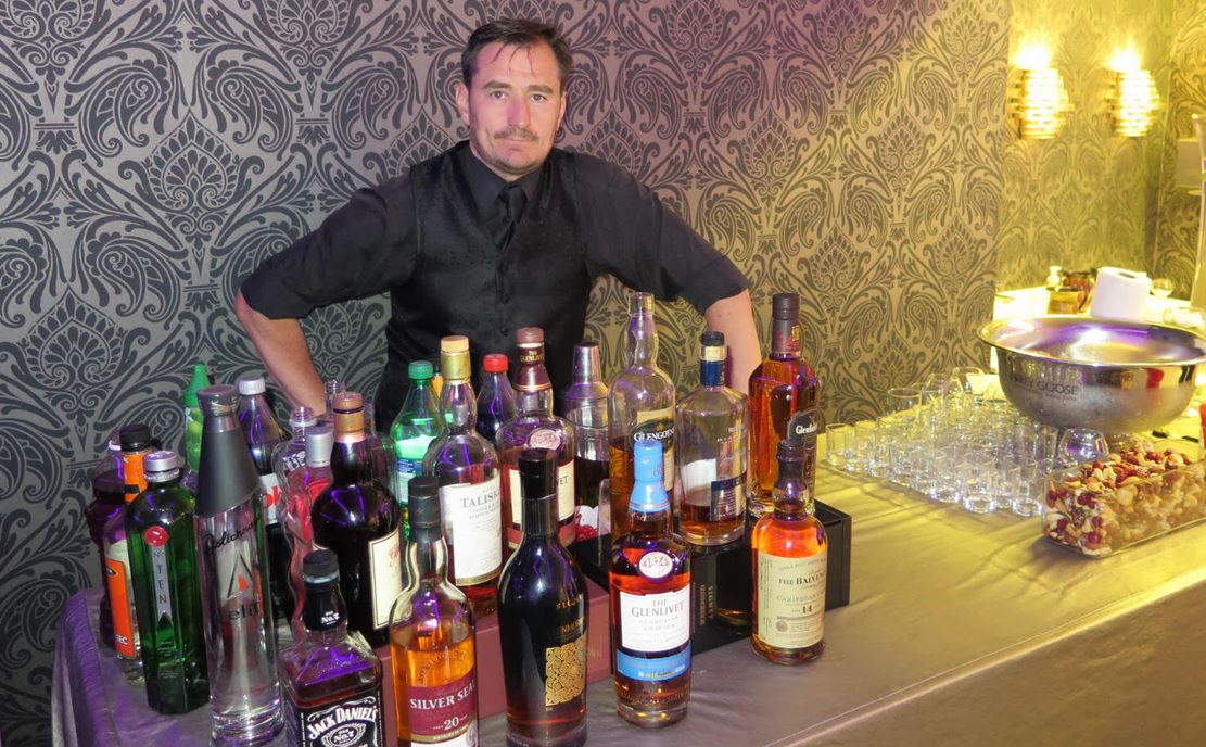 תיעוד: הדינר היוקרתי של בן האדמו"ר מתולדות אהרן