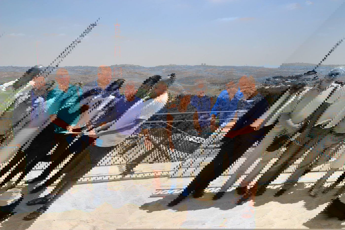 ח"כ יואב בן צור מש"ס סייר עם 'יוזמת ז'נבה' במזרח ירושלים