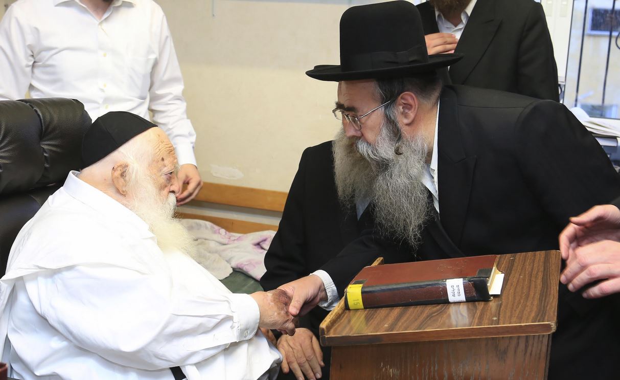 תיעוד: הגר"ח חנך בית הוראה לזכר הרב וואזנר