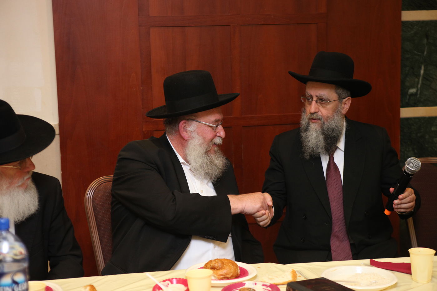 הפצוע חגג את נס הצלתו; "משתדל לא להתפלל פה"