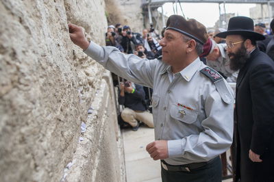 הרמטכ"ל גדי איזנקוט בכותל המערבי