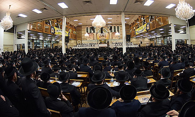אלפי החסידים בכינוס