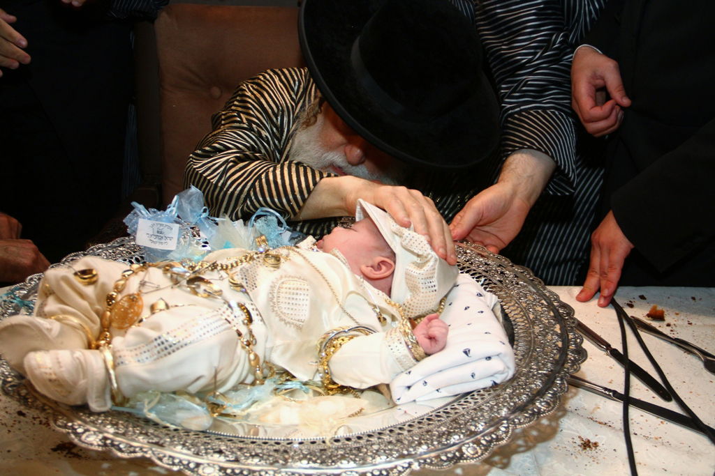 האדמו"ר מתולדות אברהם יצחק פדה את נכד רבי רפאל אבוחצירא