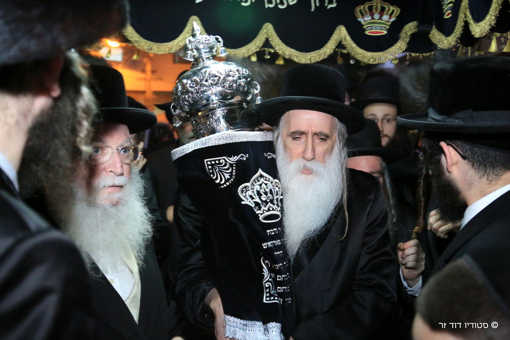 הכנסת ס"ת לישיבת סאטמר בבני ברק • גלריה