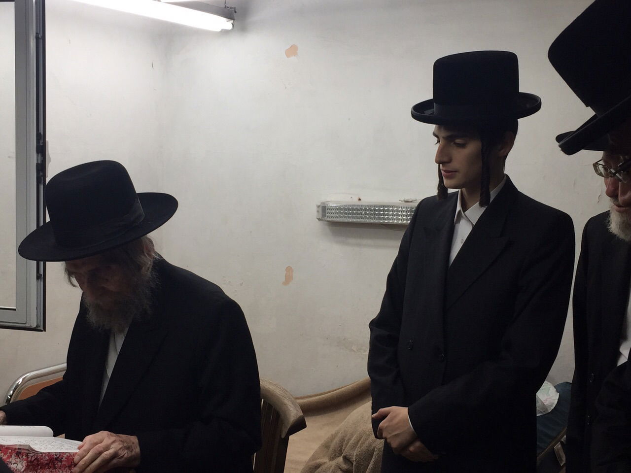 הזמר מוטי שטיינמץ התברך אצל מרן הרב שטיינמן • תמונות