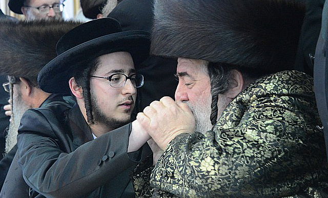 הרבי מויז'ניץ בשמחה