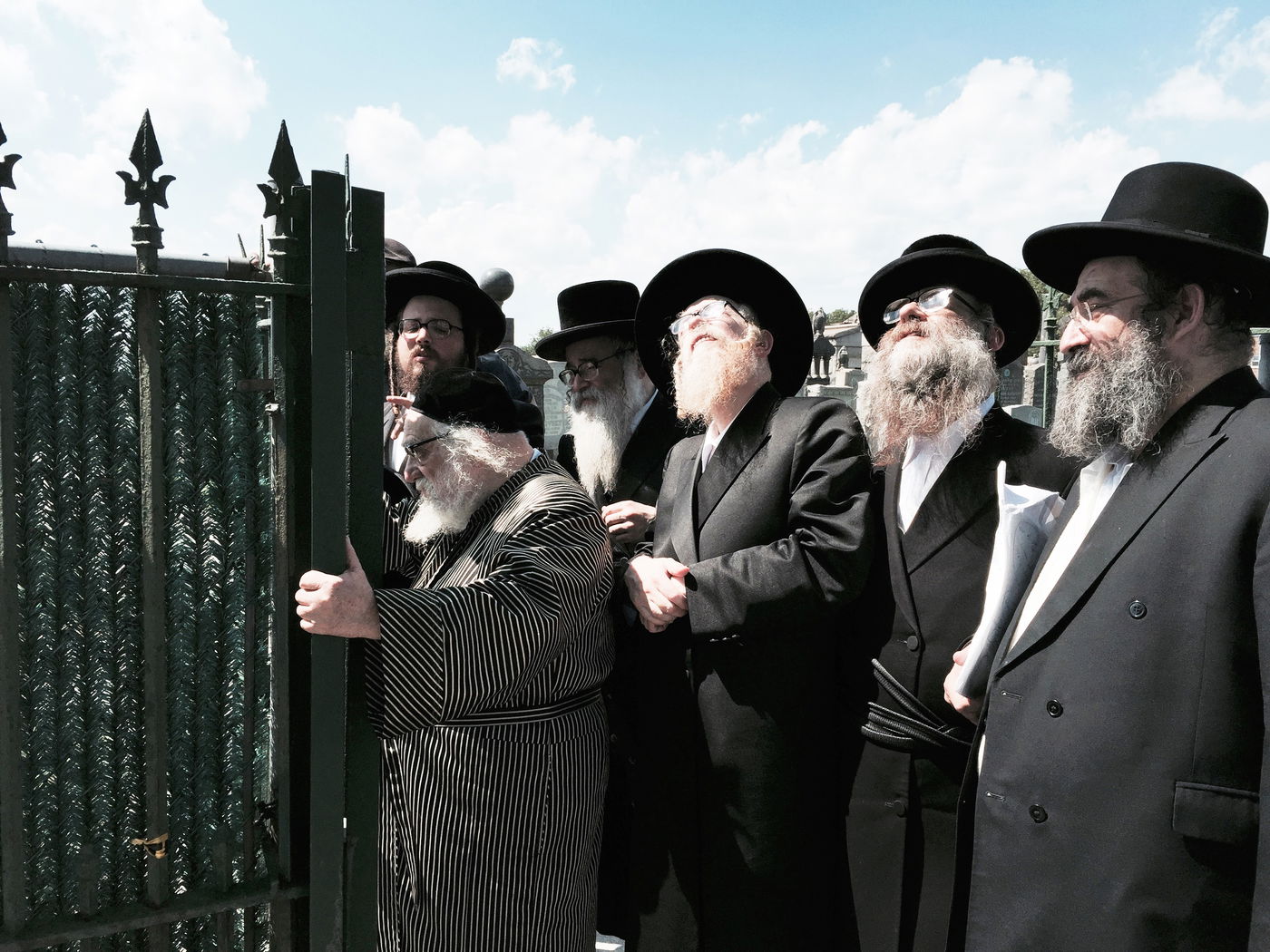 תיעוד: פולמוס הכהנים בבורו פארק