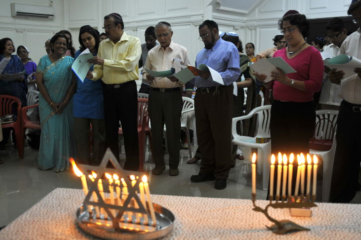 הדלקת נרות חנוכה בהודו