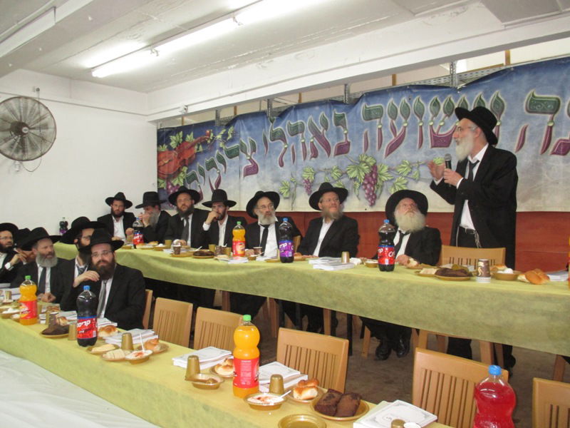 אורחות תורה: חגיגת שבע ברכות לבן ראש הישיבה