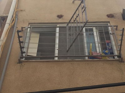 החלון ממנו נפלה הילדה