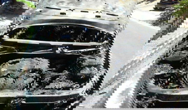 בקבוק תבערה הושלך במאונט אלימפוס על רכבו של שליח חב"ד