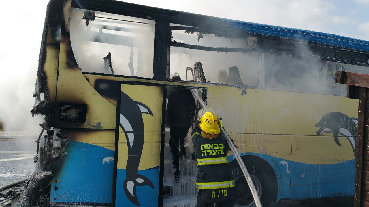 נס: האוטובוס בער - 50 הילדים הצליחו להימלט