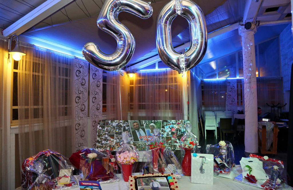 משה אבוטבול חגג יובל להיוולדו • צפו בגלריה