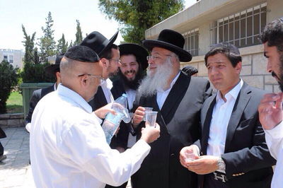 המקובל הגר"ב שמואלי בבית העלמין סנהדריה, היום