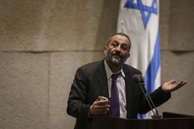 "נאום מהותי": דרעי מתפלפל - מה זה "מכלוף"  • צפו