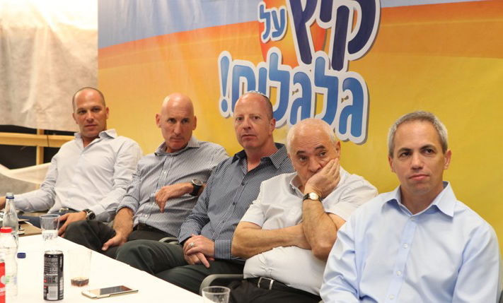 ראשי החברות מקבוצת קוקה-קולה בהשקה