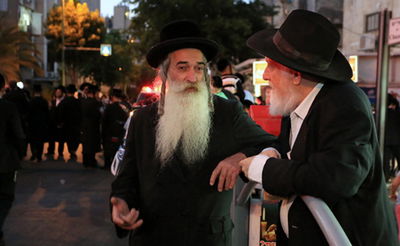 תיעוד: הלווית הרבי מסערט-ויז'ניץ בבני ברק