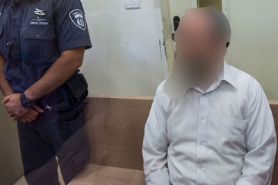 "הרב החשוד" מצפת