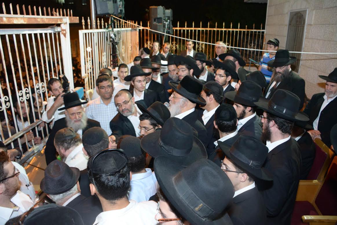 מאות בהלוויית המקובל רבי דוד כדורי זצ"ל • תיעוד