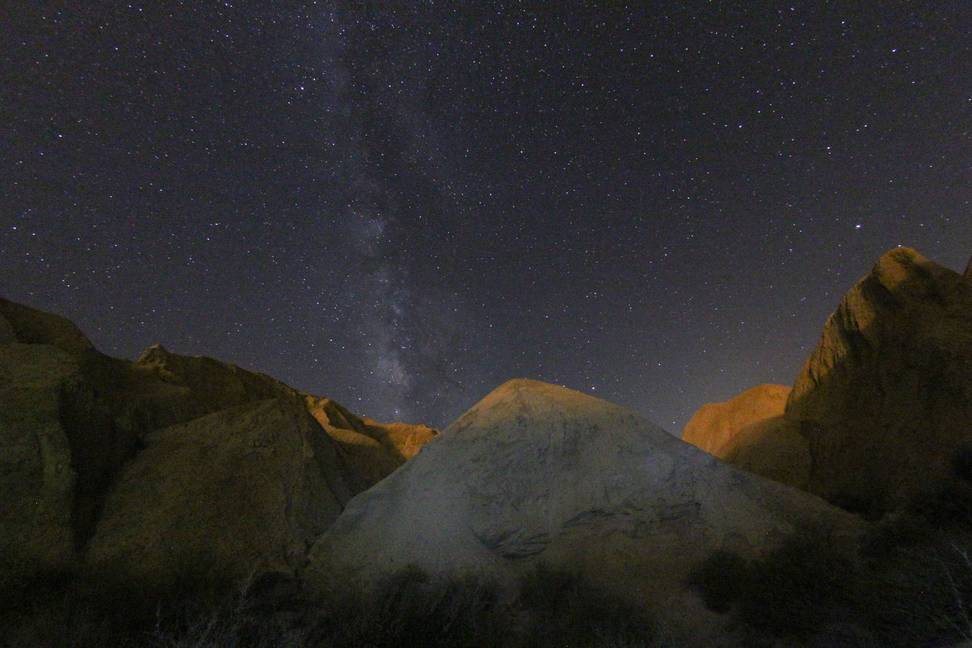 תיעוד מרהיב: שביל החלב מזווית המדבר