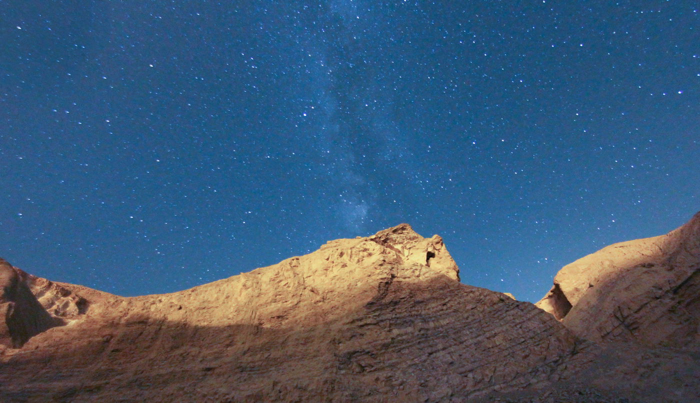 תיעוד מרהיב: שביל החלב מזווית המדבר