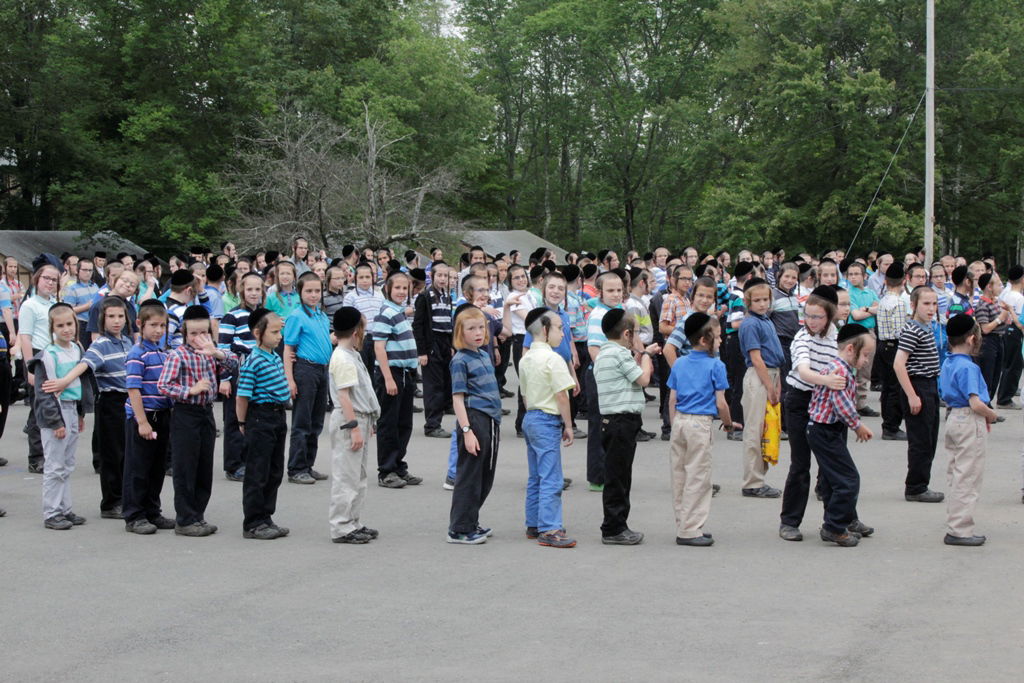 יוצאים להרים וממשיכים ללמוד: תיעוד ענק מהנופש החרדי-אמריקאי