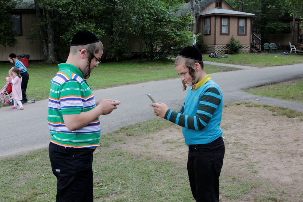 יוצאים להרים וממשיכים ללמוד: תיעוד ענק מהנופש החרדי-אמריקאי