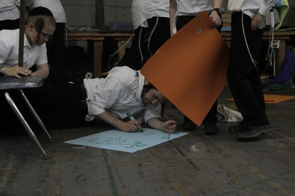 יוצאים להרים וממשיכים ללמוד: תיעוד ענק מהנופש החרדי-אמריקאי